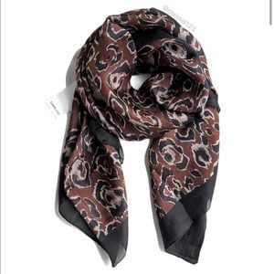 Chan Lulu 100% silk scarf